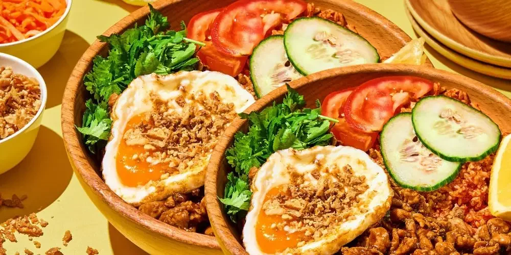 Comment profiter de MERCREDI LA PHÔLIE Rendez-vous dans l’un de nos restaurants Bolkiri un mercredi. Commandez votre plat préféré, à emporter. Recevez un second plat gratuitement, à partager ou à